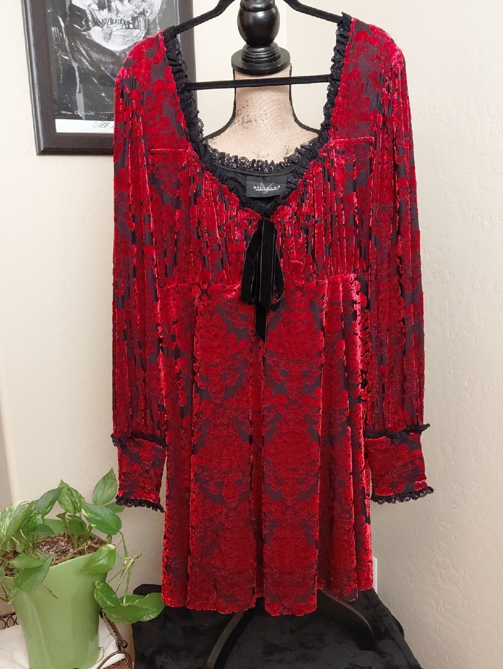 KILLSTAR 4XL Velvet Lace Trim Red Long-Sleeve Chemise Dress